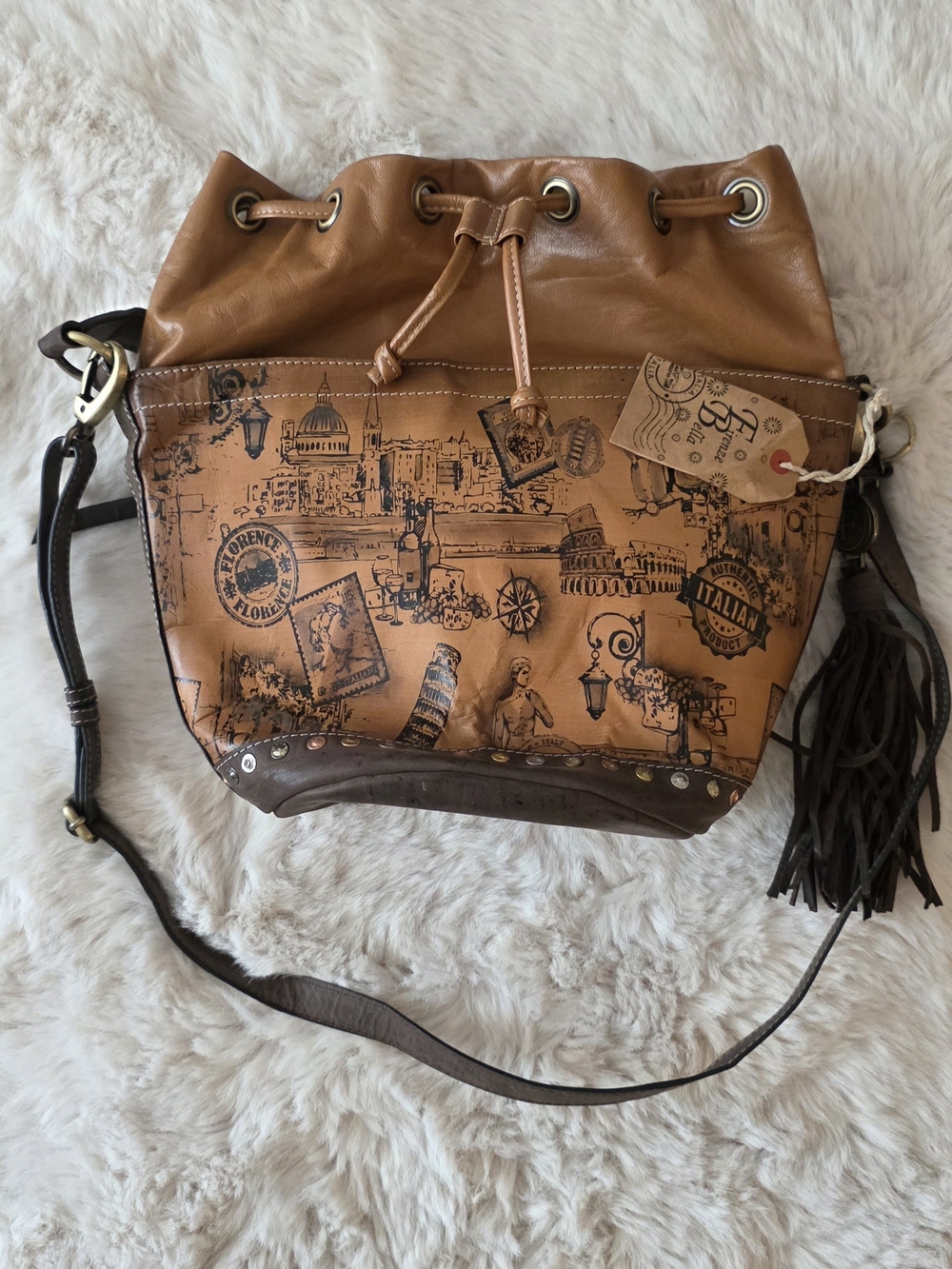 Firenze Bella ItaliLeather Drawstring Bucket Bag in Brown - Vintage Travel Print